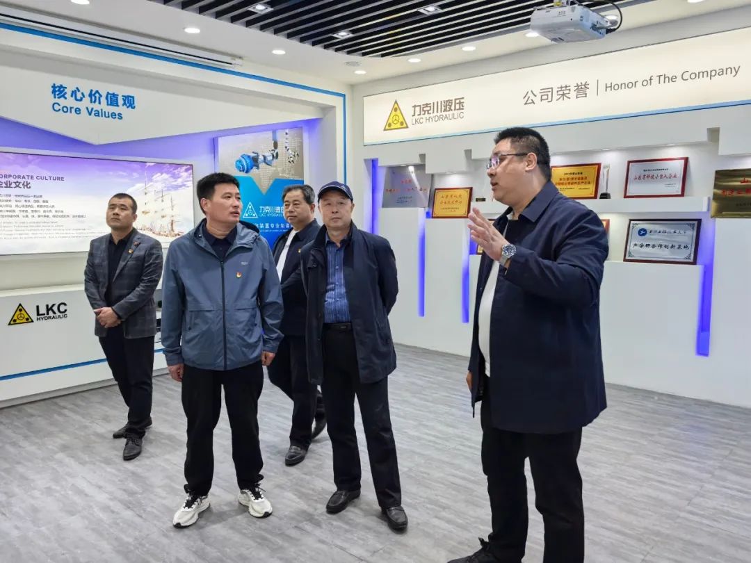 共叙乡情&nbsp;&nbsp; 共谋发展2.jpg